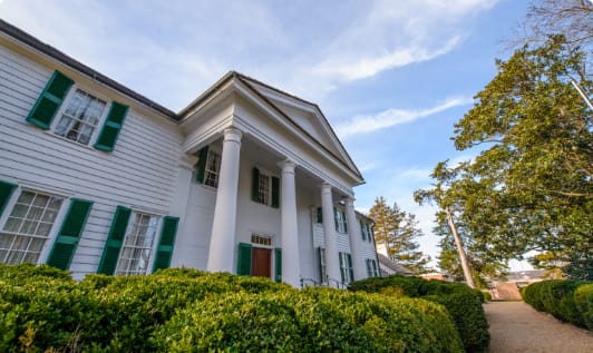 Fort Hill is a white colonial building on Clemson's campus.